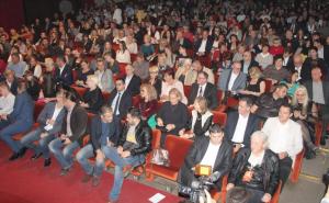 Tuzla film festival: Večeras u Narodnom pozorištu komedija "8. Povjerenik"